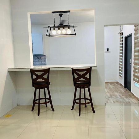 Nazirin Homestay No 27 Tmn Desa Manjung ルムット エクステリア 写真
