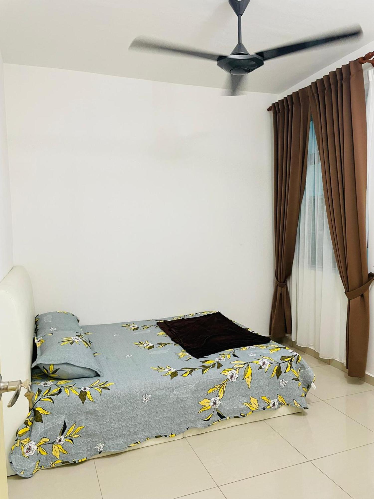 Nazirin Homestay No 27 Tmn Desa Manjung ルムット エクステリア 写真