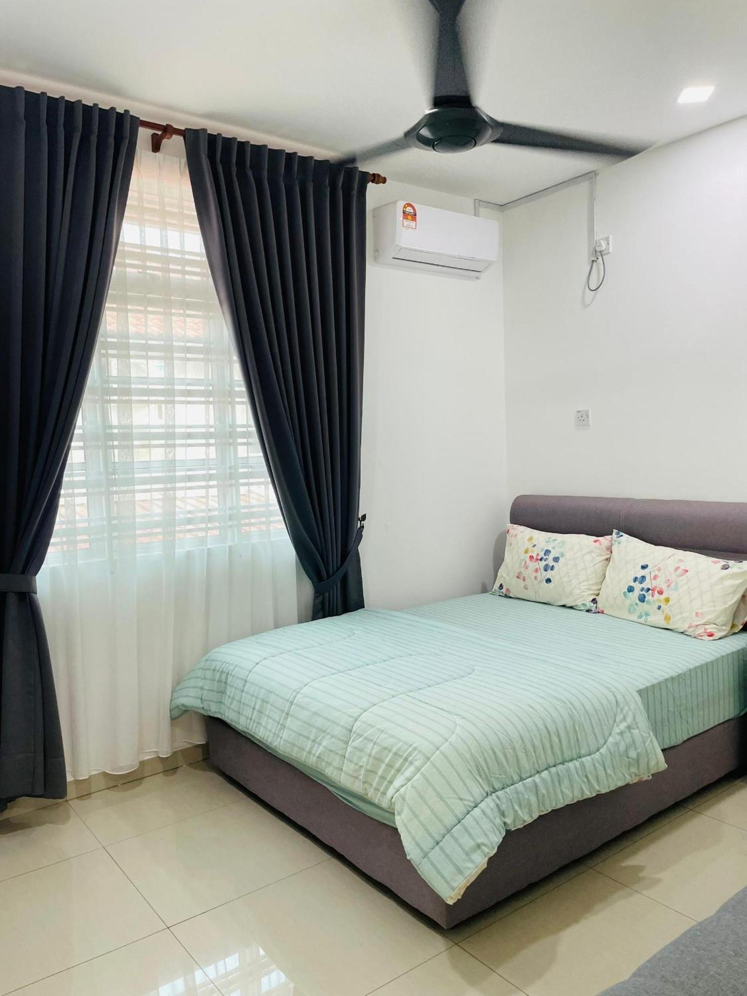 Nazirin Homestay No 27 Tmn Desa Manjung ルムット エクステリア 写真